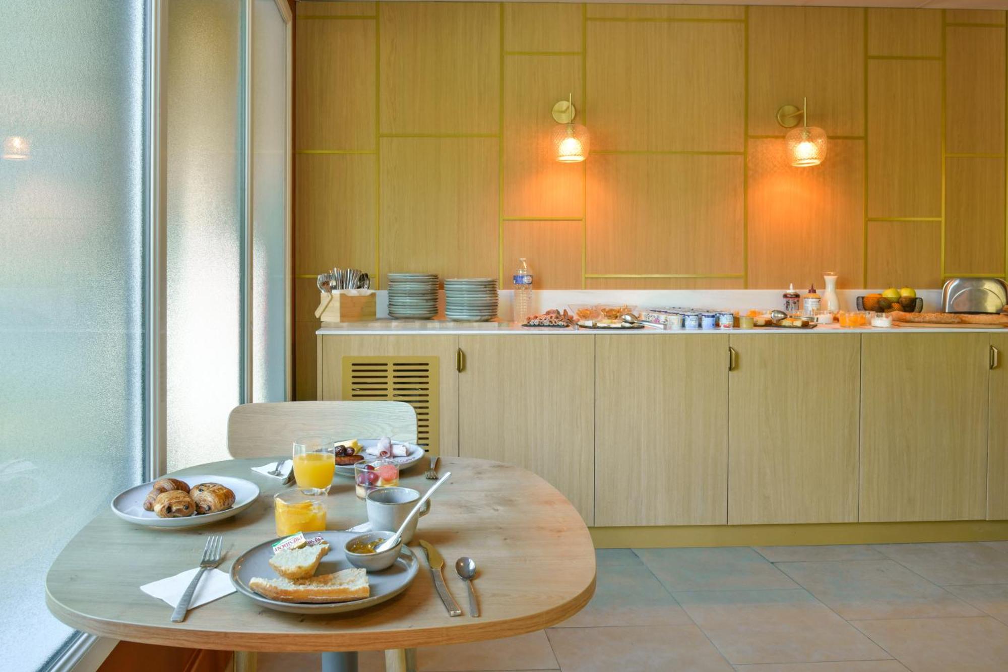 Bhoma Bourges - Hotel & Restaurant Екстериор снимка