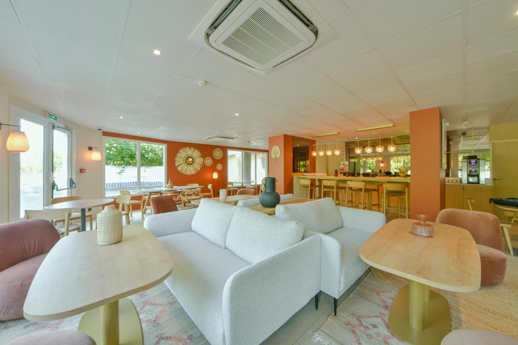 Bhoma Bourges - Hotel & Restaurant Екстериор снимка