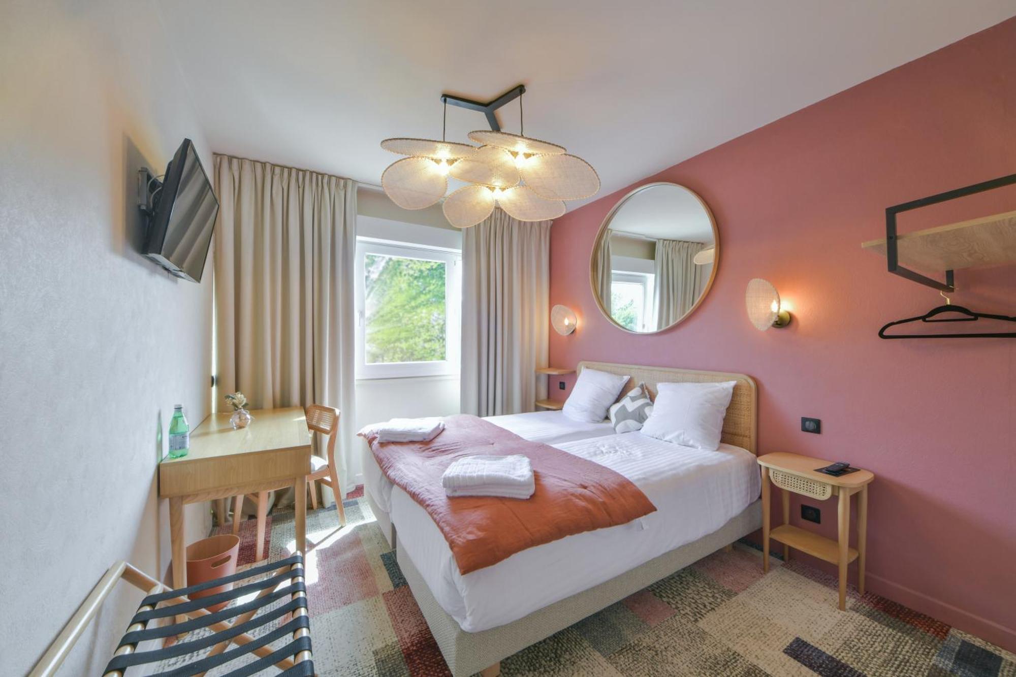 Bhoma Bourges - Hotel & Restaurant Екстериор снимка