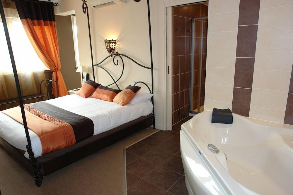 Bhoma Bourges - Hotel & Restaurant Екстериор снимка